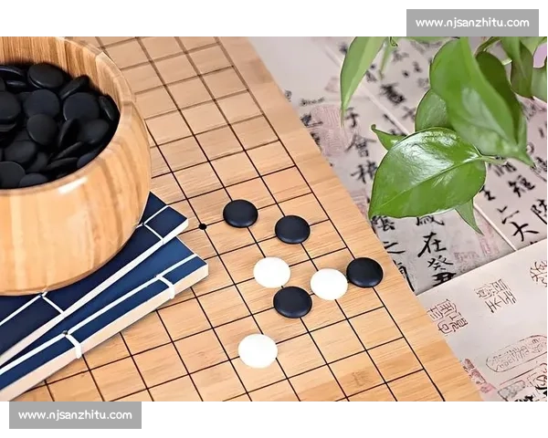 围棋对弈如人生博弈，智者争锋精妙策略展现棋盘上的智慧较量